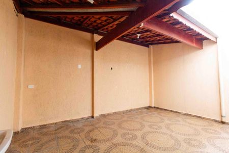 Casa de condomínio à venda com 71m², 2 quartos e 2 vagas Casa de condomínio à venda com 71m², 2 quartos e 2 vagasQuintal e Área de Serviço