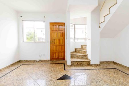 Casa de condomínio à venda com 71m², 2 quartos e 2 vagas Casa de condomínio à venda com 71m², 2 quartos e 2 vagasSala