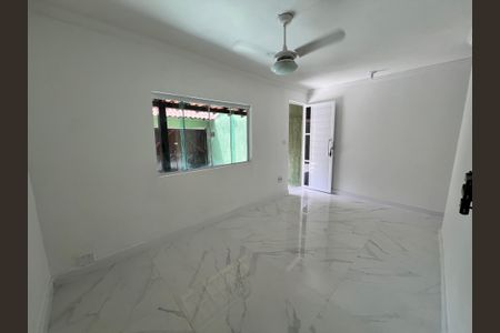 Casa de condomínio para alugar com 90m², 1 quarto e 1 vagaSala