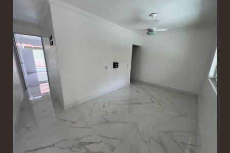 Casa de condomínio para alugar com 90m², 1 quarto e 1 vagaSala