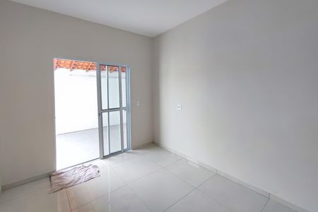 Casa à venda com 122m², 3 quartos e 2 vagas Casa à venda com 122m², 3 quartos e 2 vagasSala