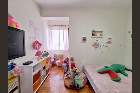 Apartamento à venda com 124m², 4 quartos e 1 vagaQuarto 2