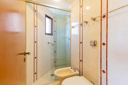 Apartamento à venda com 147m², 3 quartos e 2 vagas Apartamento à venda com 147m², 3 quartos e 2 vagasBanheiro da Suíte