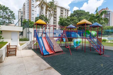 Apartamento à venda com 147m², 3 quartos e 2 vagas Apartamento à venda com 147m², 3 quartos e 2 vagasÁrea comum - Playground
