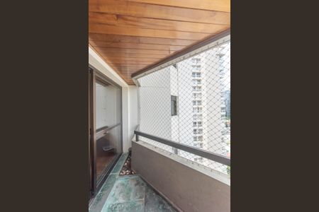 Apartamento à venda com 147m², 3 quartos e 2 vagasVaranda