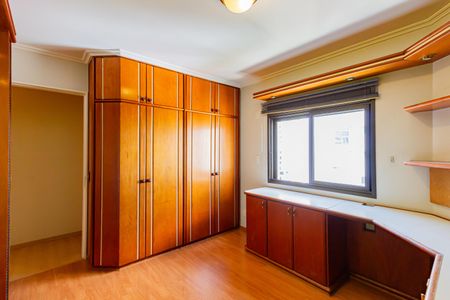 Apartamento à venda com 147m², 3 quartos e 2 vagas Apartamento à venda com 147m², 3 quartos e 2 vagasQuarto 1