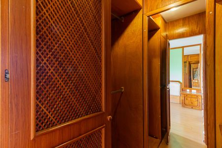 Apartamento à venda com 147m², 3 quartos e 2 vagas Apartamento à venda com 147m², 3 quartos e 2 vagasCloset da suíte