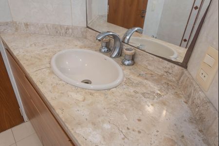 Apartamento à venda com 147m², 3 quartos e 2 vagasBanheiro da Suíte