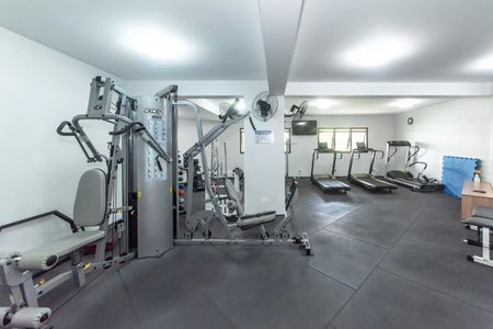 Apartamento à venda com 147m², 3 quartos e 2 vagas Apartamento à venda com 147m², 3 quartos e 2 vagasÁrea comum - Academia