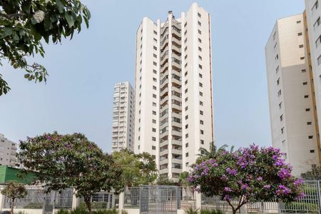 Apartamento à venda com 147m², 3 quartos e 2 vagas Apartamento à venda com 147m², 3 quartos e 2 vagasFachada