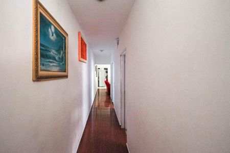 Casa para alugar com 125m², 3 quartos e sem vaga Casa para alugar com 125m², 3 quartos e sem vagaCorredor