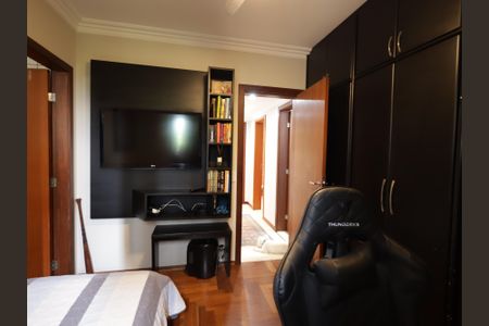 Apartamento à venda com 140m², 3 quartos e 4 vagasSuíte 2