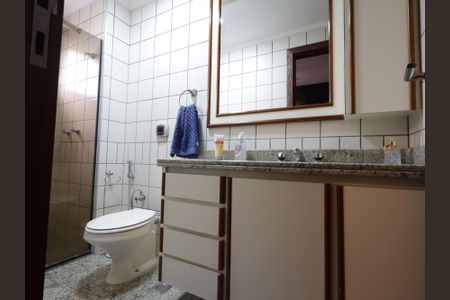Apartamento à venda com 140m², 3 quartos e 4 vagasBanheiro da Suíte 2