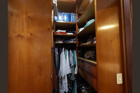 Apartamento à venda com 140m², 3 quartos e 4 vagasCloset da suíte