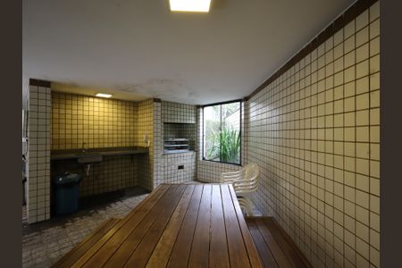 Apartamento à venda com 140m², 3 quartos e 4 vagasÁrea comum - Churrasqueira