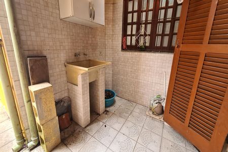 Casa à venda com 120m², 4 quartos e 2 vagasÁrea de Serviço