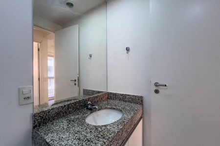 Apartamento para alugar com 34m², 1 quarto e sem vaga Apartamento para alugar com 34m², 1 quarto e sem vagaBanheiro