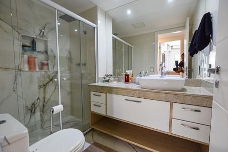 Apartamento à venda com 115m², 2 quartos e 2 vagasBanheiro