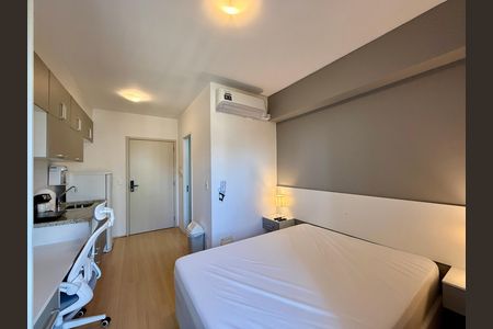 Quarto de kitnet/studio para alugar com 1 quarto, 28m² em Jardim das Acacias, São Paulo