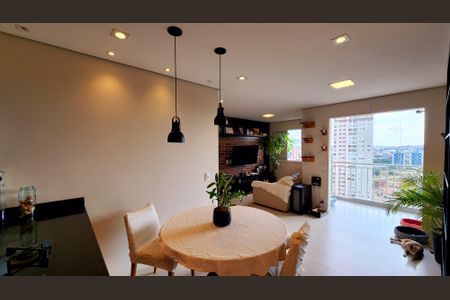 Apartamento à venda com 66m², 2 quartos e 1 vagaSala