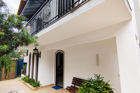 Casa de condomínio à venda com 233m², 5 quartos e 2 vagasfrente da casa