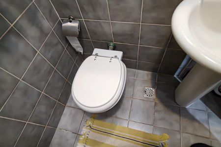 Casa de condomínio à venda com 233m², 5 quartos e 2 vagaslavabo