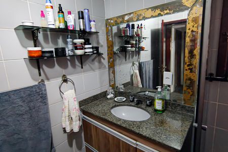 Casa de condomínio à venda com 233m², 5 quartos e 2 vagasbanheiro social