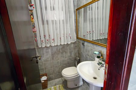 Casa de condomínio à venda com 233m², 5 quartos e 2 vagaslavabo