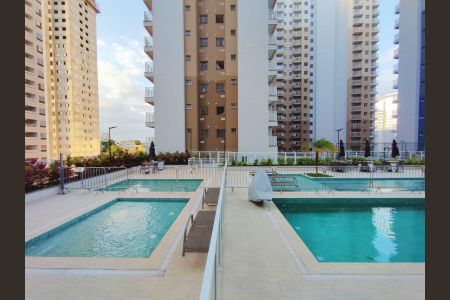 Apartamento à venda com 32m², 1 quarto e sem vagaÁrea comum - Piscina