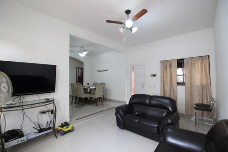 Casa à venda com 260m², 5 quartos e 3 vagasSala