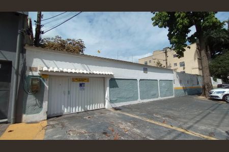 Casa à venda com 260m², 5 quartos e 3 vagas Casa à venda com 260m², 5 quartos e 3 vagasFachada