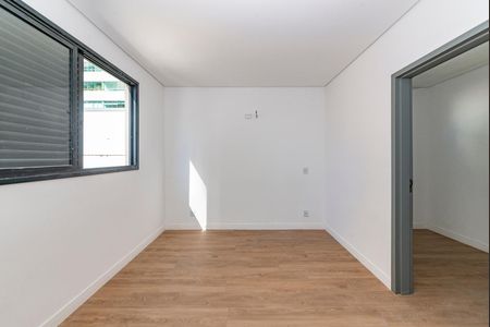 Apartamento à venda com 197m², 3 quartos e 2 vagasSuíte 1