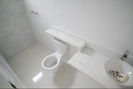 Casa à venda com 220m², 3 quartos e 4 vagasBanheiro Quarto 3 - Suite