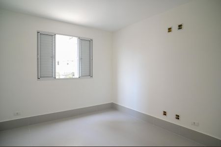 Casa à venda com 220m², 3 quartos e 4 vagasQuarto 2 - Suite