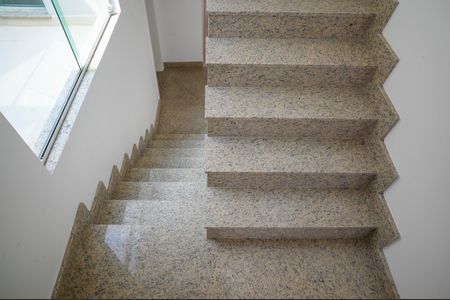 Casa à venda com 220m², 3 quartos e 4 vagasEscada