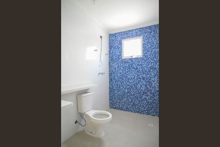 Casa à venda com 220m², 3 quartos e 4 vagasBanheiro Quarto 2 - Suite