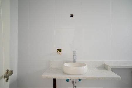 Casa à venda com 220m², 3 quartos e 4 vagasBanheiro Quarto 2 - Suite