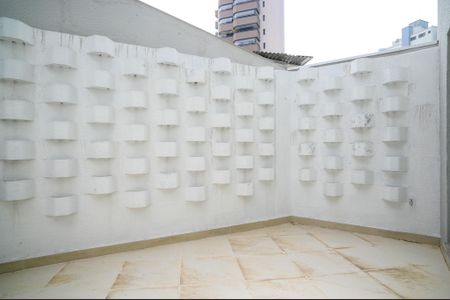 Casa à venda com 220m², 3 quartos e 4 vagasSacada da Sala Principal