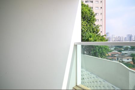 Casa à venda com 220m², 3 quartos e 4 vagasVaranda Quarto 1 - Suite