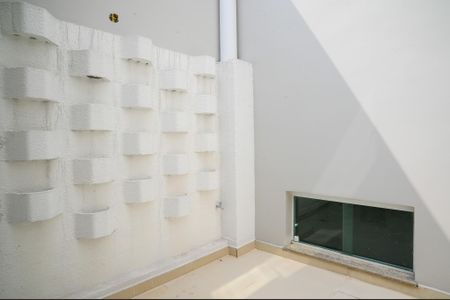 Casa à venda com 220m², 3 quartos e 4 vagasVaranda Quarto 1 - Suite