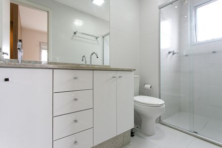Apartamento à venda com 127m², 3 quartos e 2 vagas Apartamento à venda com 127m², 3 quartos e 2 vagasBanheiro da Suíte 2