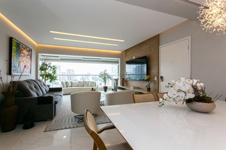 Apartamento à venda com 127m², 3 quartos e 2 vagas Apartamento à venda com 127m², 3 quartos e 2 vagasSala