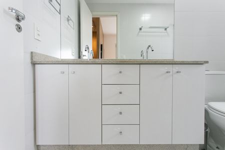 Apartamento à venda com 127m², 3 quartos e 2 vagas Apartamento à venda com 127m², 3 quartos e 2 vagasBanheiro da Suíte 2
