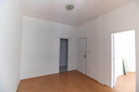 Apartamento à venda com 35m², 1 quarto e sem vagaSala