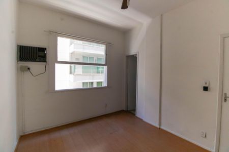 Apartamento à venda com 35m², 1 quarto e sem vagaSuíte