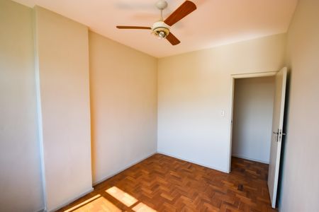 Apartamento à venda com 90m², 4 quartos e 1 vagaQuarto 2