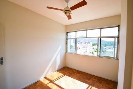 Apartamento à venda com 90m², 4 quartos e 1 vagaQuarto 2