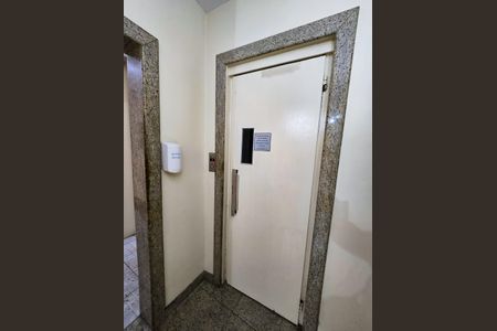 Apartamento à venda com 90m², 4 quartos e 1 vagaElevador