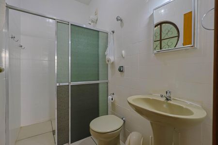 Casa à venda com 419m², 3 quartos e 4 vagasBanheiro da Suíte