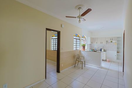 Casa à venda com 419m², 3 quartos e 4 vagasSala